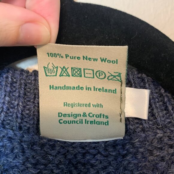 Aran Chunky & Heavy 100% Wool Fisherman Sweater in Navy/Denim MADE IN IRELAND - Picture 5 of 8